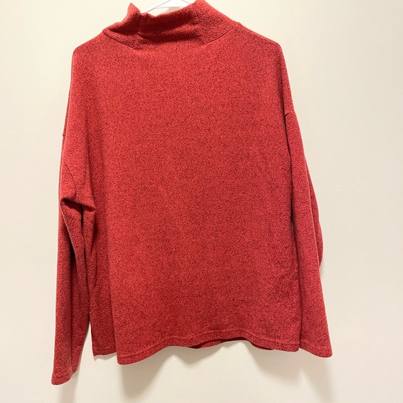 Lululemon crop Train Times So Merlot with Bennetton sweater - Picture 6 of 12